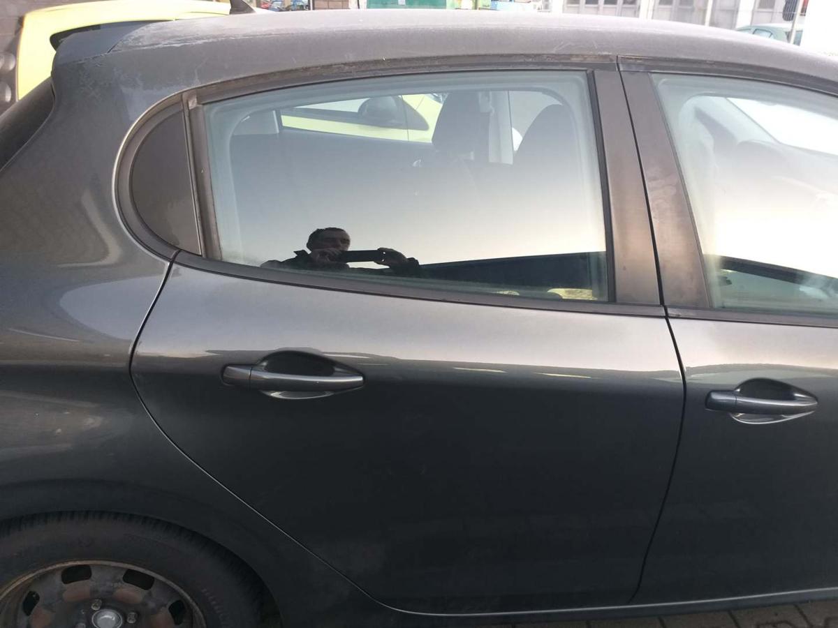 Peugeot 208 original T&uuml;r hinten rechts KTP Grau Shark Rohbau Bj.2015